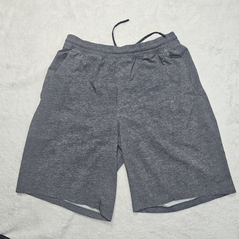 Lululemon Athletic Men's Gray Shorts (Size M)